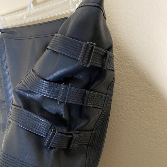 bcbg max azria devan faux leather skirt - Picture 4 of 5